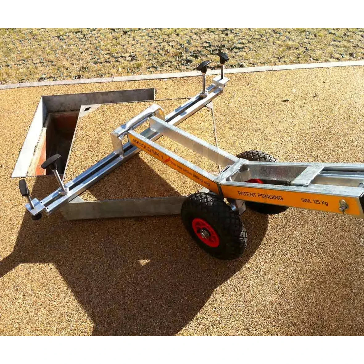 Arnold MK 1 Compact Cover Lifter