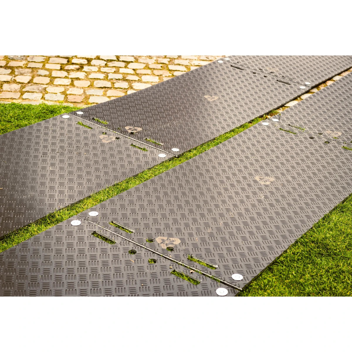 Lodax standard ground protection mat 1500 x 1000 x 12 mm (15 Tonne)