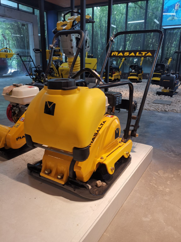 Masalta Honda Wacker Plate (20" Plate) with Water Tank