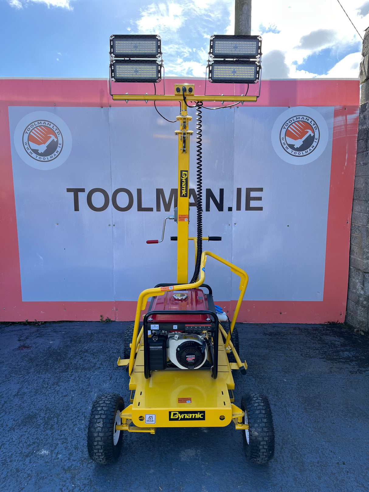 Dynamic Floodlight Tower with Honda Generator