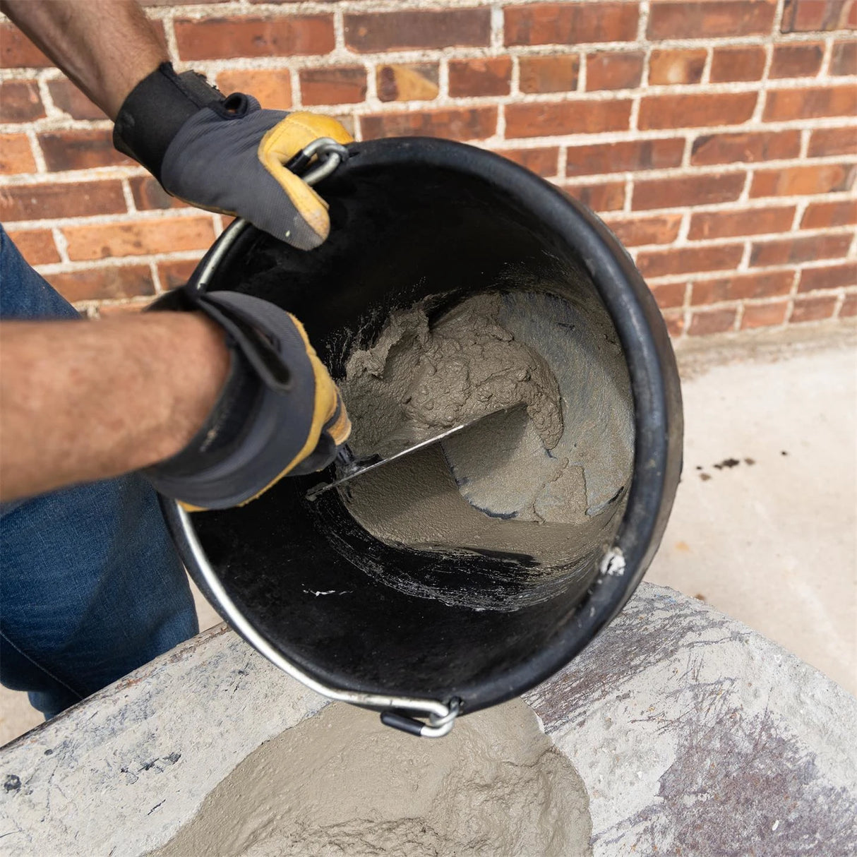 Marshalltown QLT Bucket Trowel 7 1/2 in