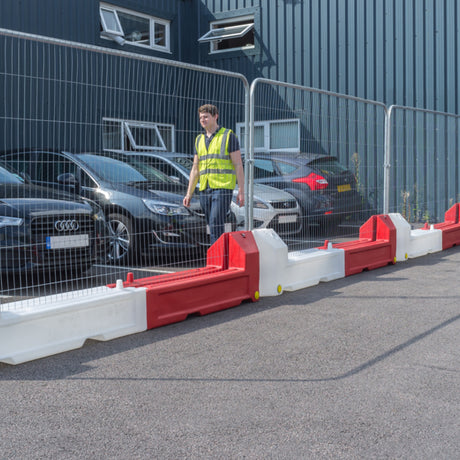 Red or White Slot Blok Barrier 1750mm